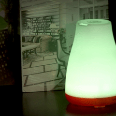Difuzor aromaterapie ultrasonic 100 ml cu LED RGB, timer și funcție de umidificare – design lemn alb
